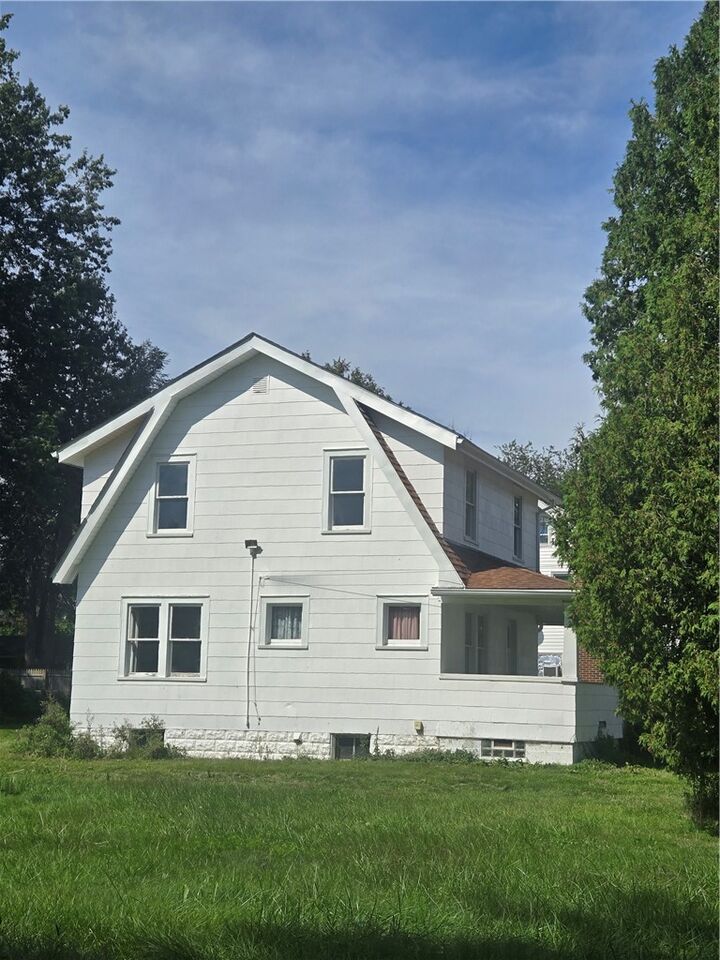 Property Photo: 1088 Pickford OH 44320
