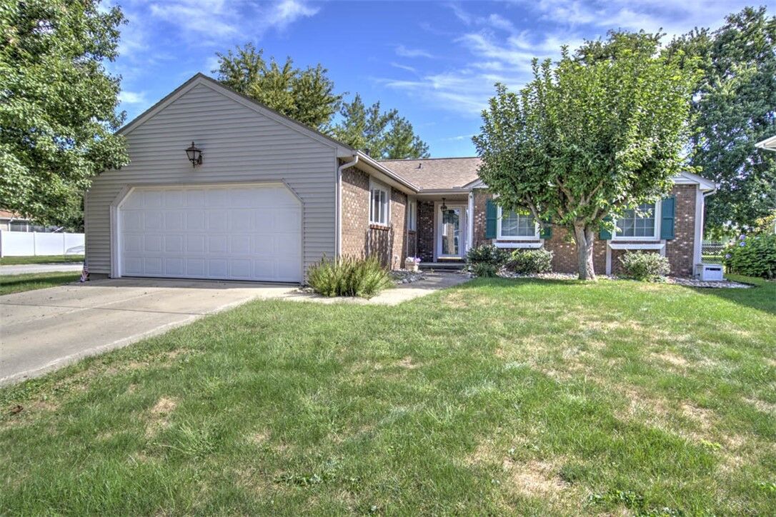 Property Photo: 4674 Redbud Court IL 62526