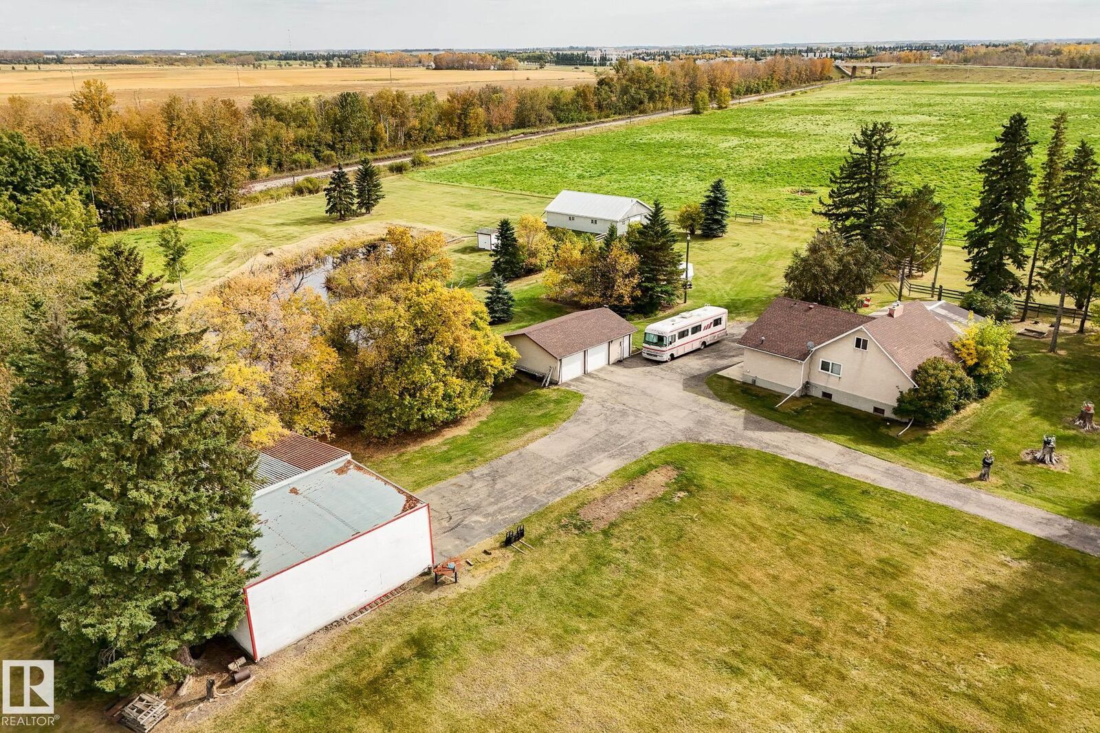 Property Photo:  464025 Rge Road 242  AB T9A 1W8 