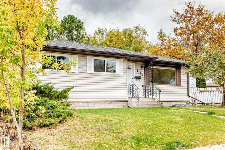 Property Photo:  6104 149 Avenue NW  AB T5A 1V8 