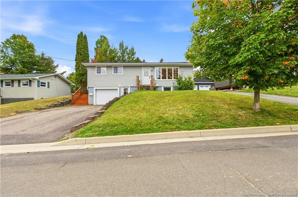 Property Photo:  17 Hollybrook Street  NB E3A 4N8 