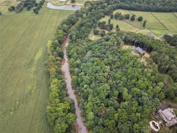 Property Photo: 421 River Bluff Lane GA 30107