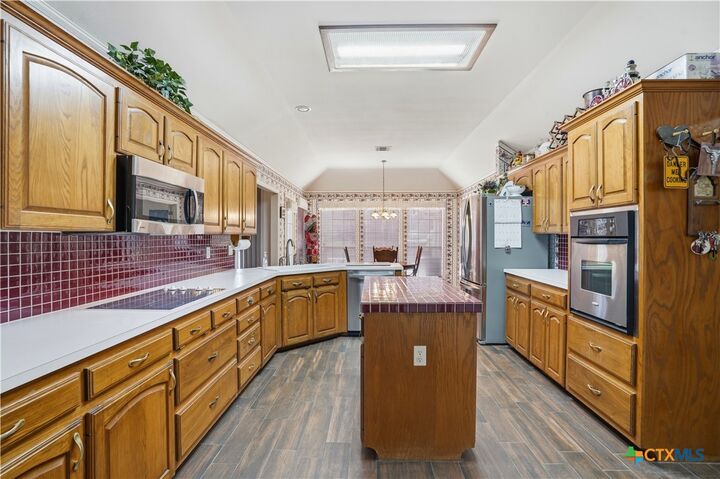 Property Photo:  2117 Lakeview Loop  TX 76543 