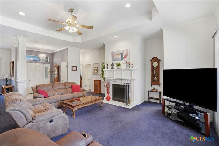 Property Photo: 2117 Lakeview Loop TX 76543