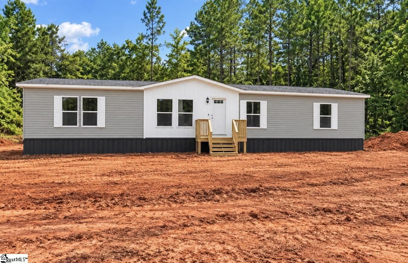 Property Photo:  1080 S Harper St. Extension  SC 29360 