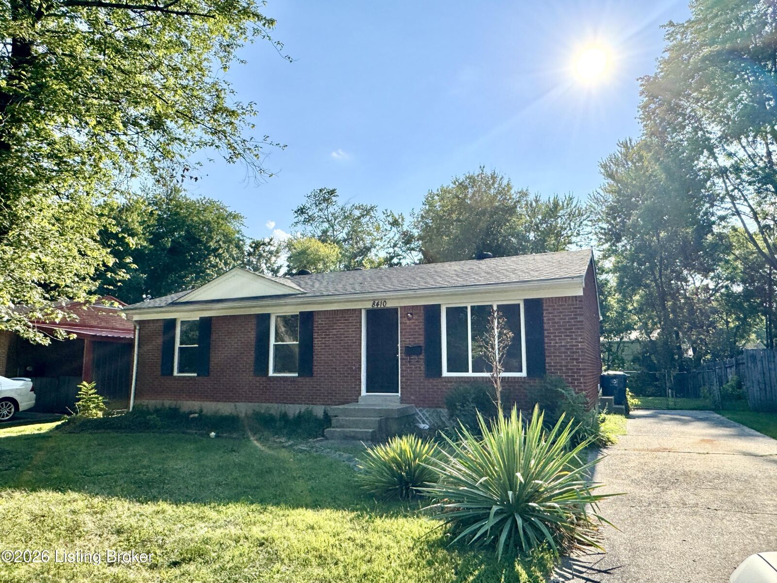 Property Photo: 8410 Jan Way KY 40219
