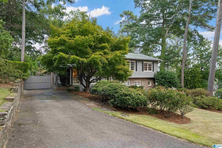 Property Photo: 121 Heritage Circle AL 35213