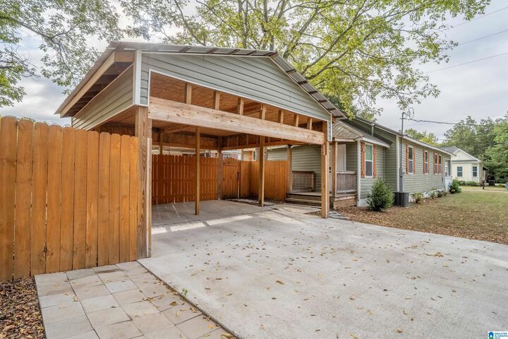 Property Photo:  800 Francis Street  AL 36265 