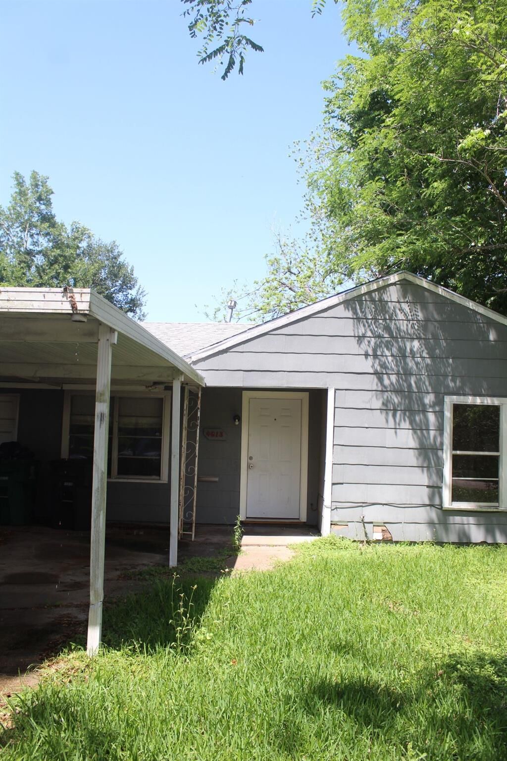 Property Photo:  4813 Angleton Street  TX 77033 