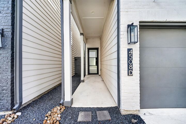 Property Photo:  4508 Old Yale Street D  TX 77018 