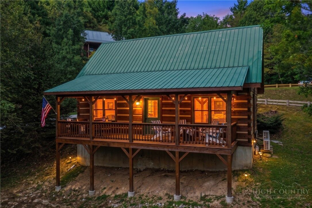 Property Photo: 200 Apple Ridge Lane NC 28605