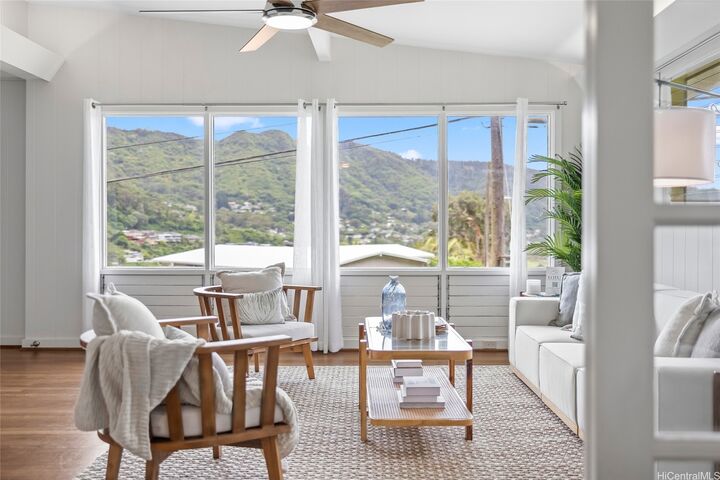 Property Photo:  3654 Kumu Street  HI 96822 
