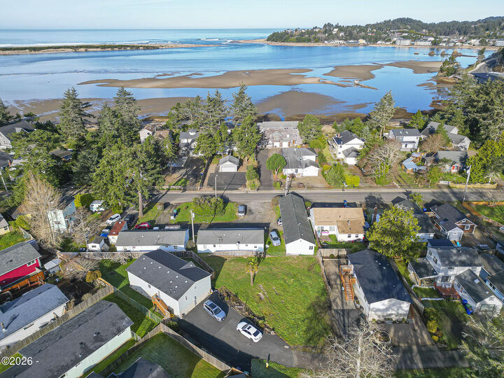 Property Photo:  6289 SW Jetty Avenue  OR 97367 