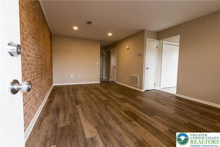 Property Photo:  4070 Winfield Terrace  PA 18045 