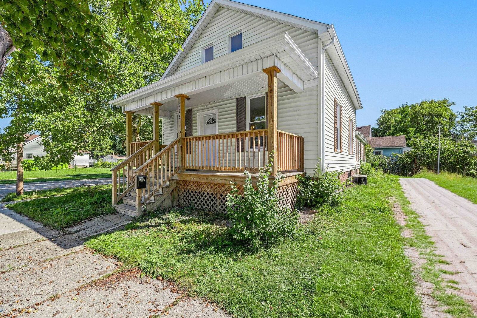 Property Photo: 928 N Webster MI 48602