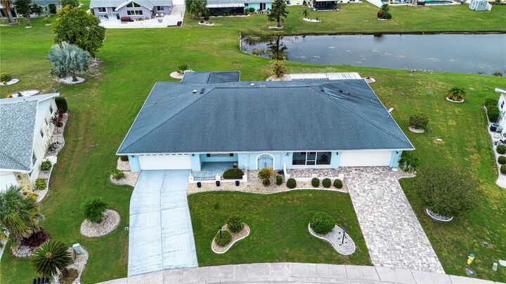 Property Photo:  1308 Bluewater Drive  FL 33573 