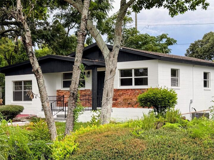 Property Photo: 1222 Avenue M FL 33844