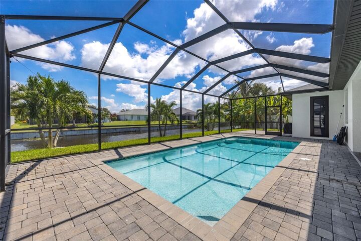 Property Photo: 1423 SW 21st Avenue FL 33991