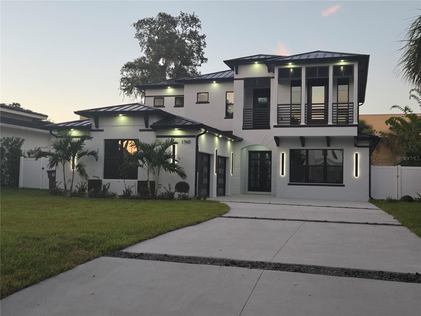 Property Photo:  1760 Oakhurst Avenue  FL 32789 