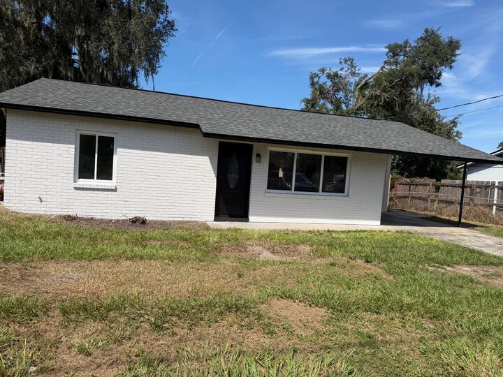 Property Photo:  11106 Happy Acres Lane  FL 33578 