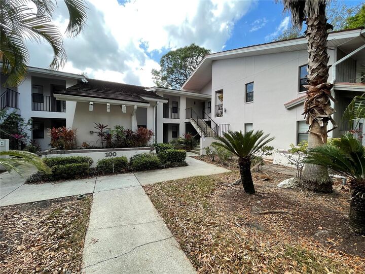 Property Photo:  300 S Florida Avenue 100K  FL 34689 