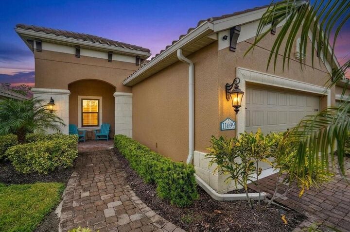 Property Photo: 11699 Okaloosa Drive FL 34293