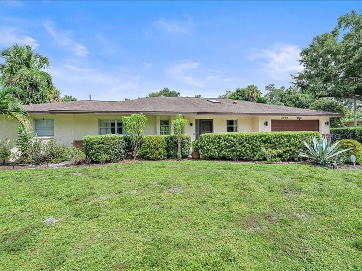 Property Photo:  2499 Hillview Street  FL 34239 