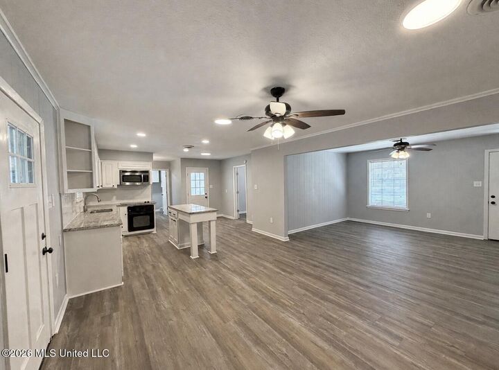 Property Photo:  1016 Tanglewood Drive  MS 39056 