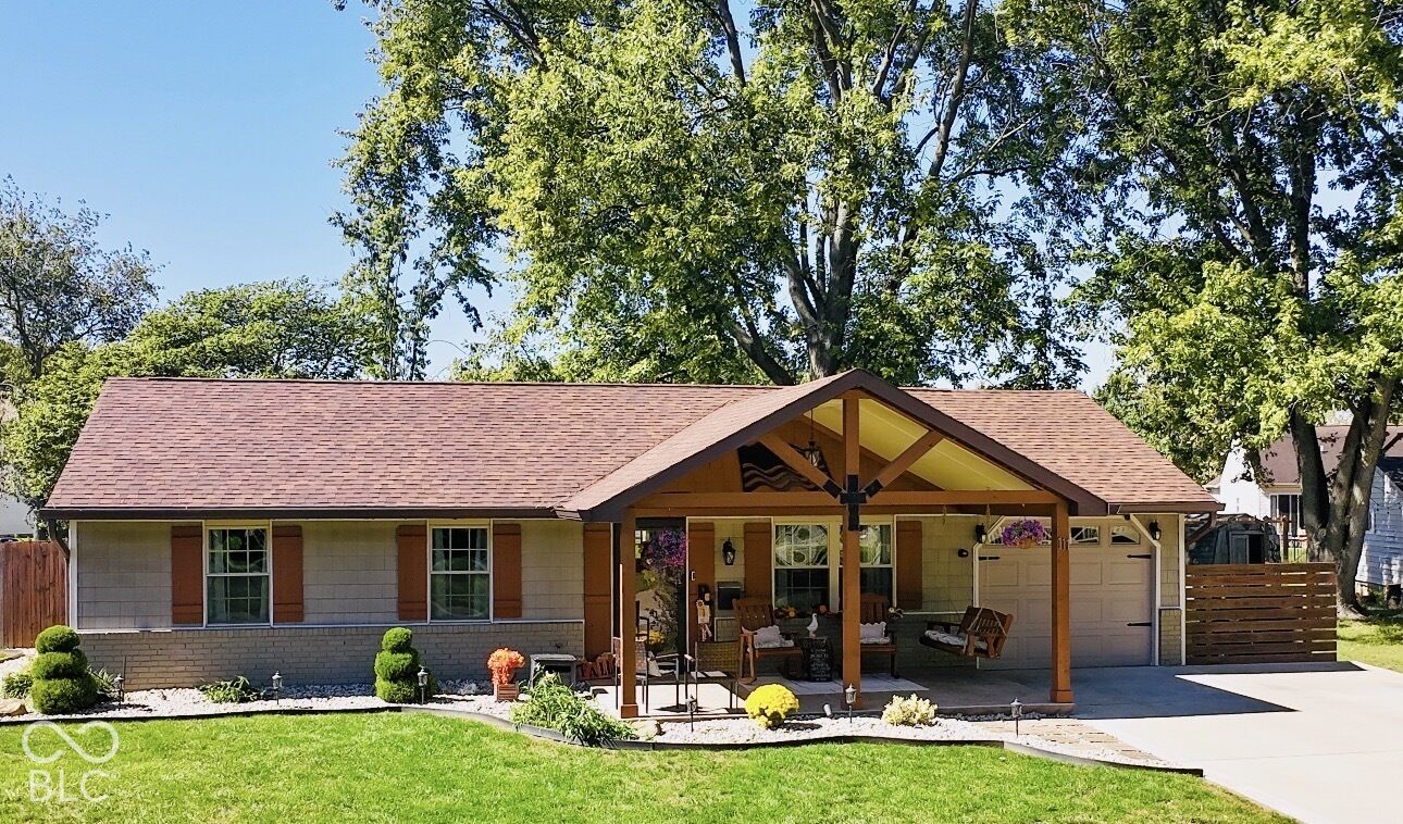 Property Photo:  111 Brentwood Lane  IN 46184 