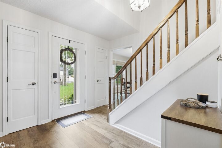 Property Photo:  2407 New Salem Road  IA 50158 