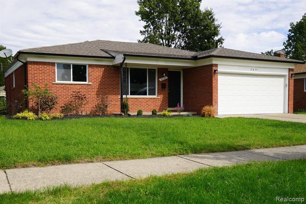 Property Photo:  2891 Teasdale Drive  MI 48083 2657 