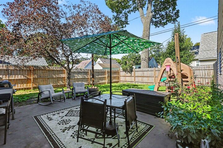 Property Photo: 1472 Montague Avenue MI 49441-3129