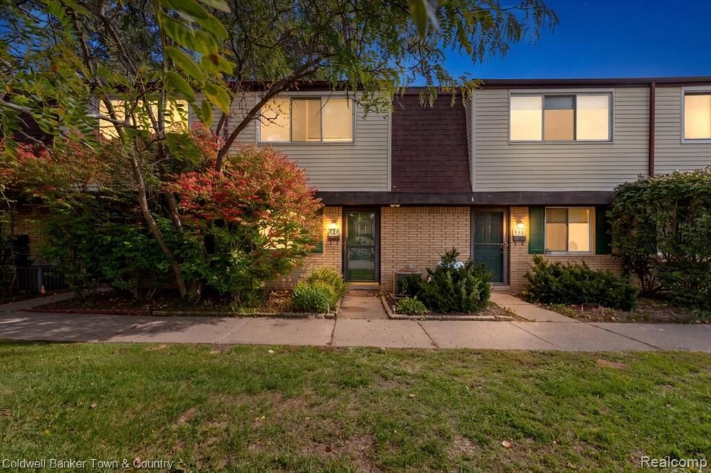 Property Photo:  890 N Main Street  MI 48381 1529 