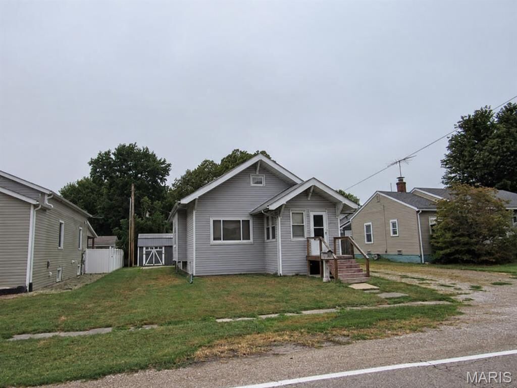 Property Photo:  602 Staunton Road  IL 62033 