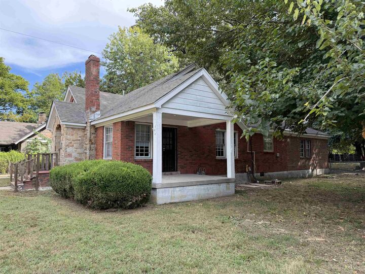 Property Photo: 3847 Faxon Ave TN 38122