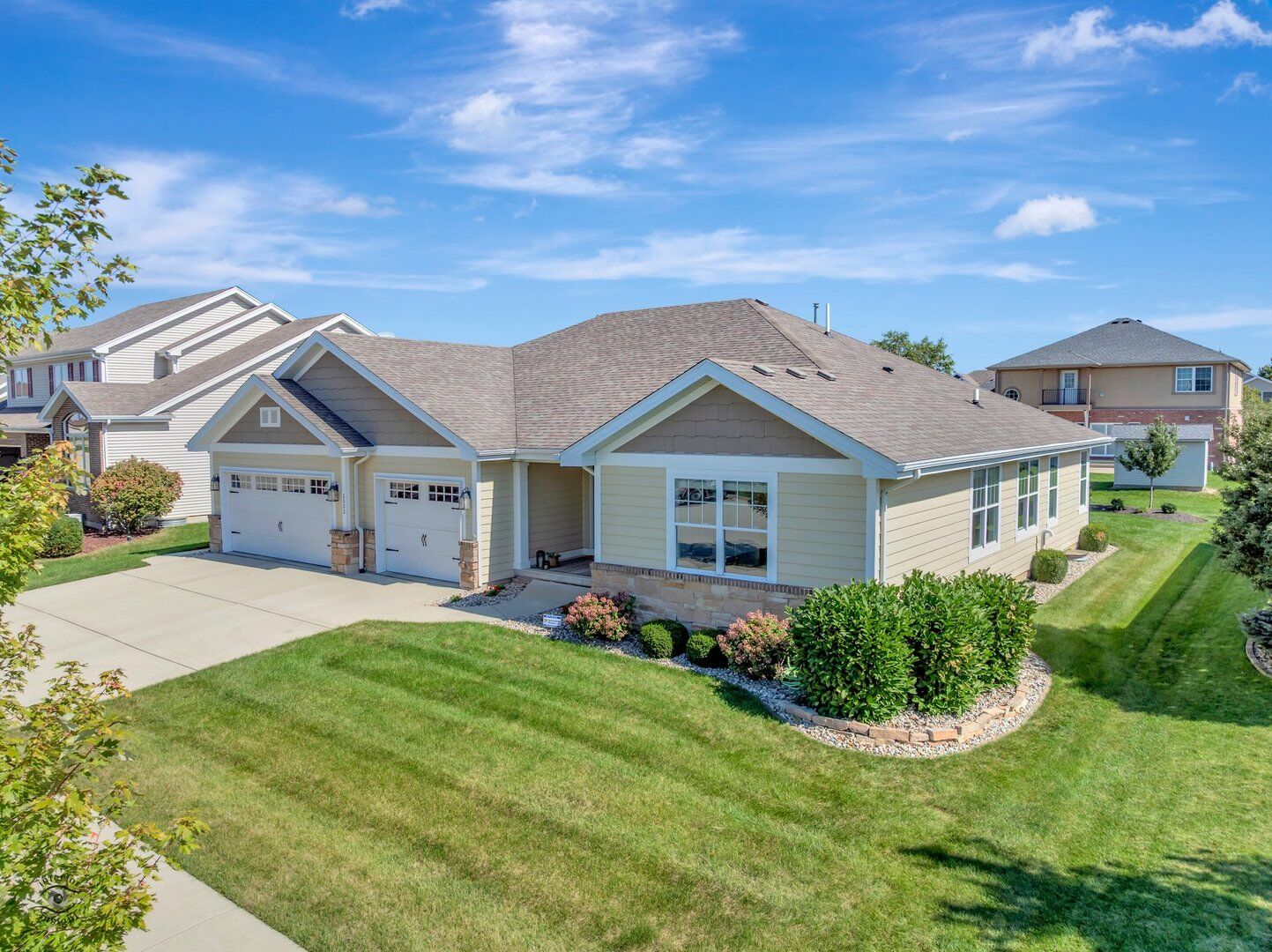 Property Photo:  2002 Craftsman Avenue  IL 60914 