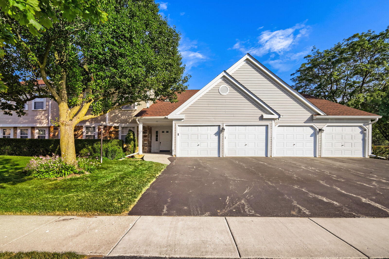 Property Photo: 75 Larch Court Z1 IL 60193