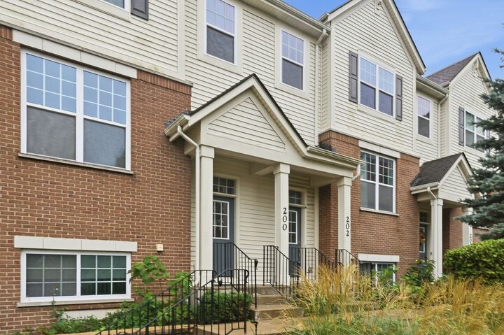 Property Photo:  400 Concord Court 0  IL 60053 