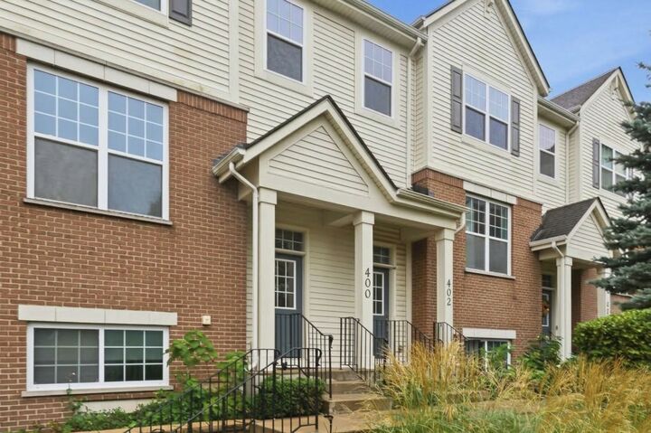 Property Photo:  400 Concord Court 0  IL 60053 