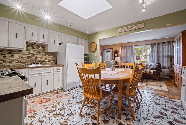 Property Photo:  8611 Leclaire Avenue  IL 60459 