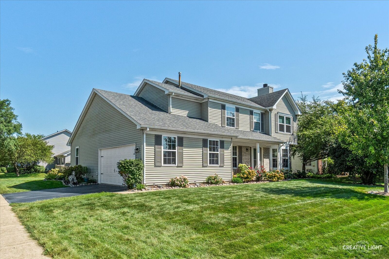 Property Photo:  52 Blackberry Trail  IL 60506 