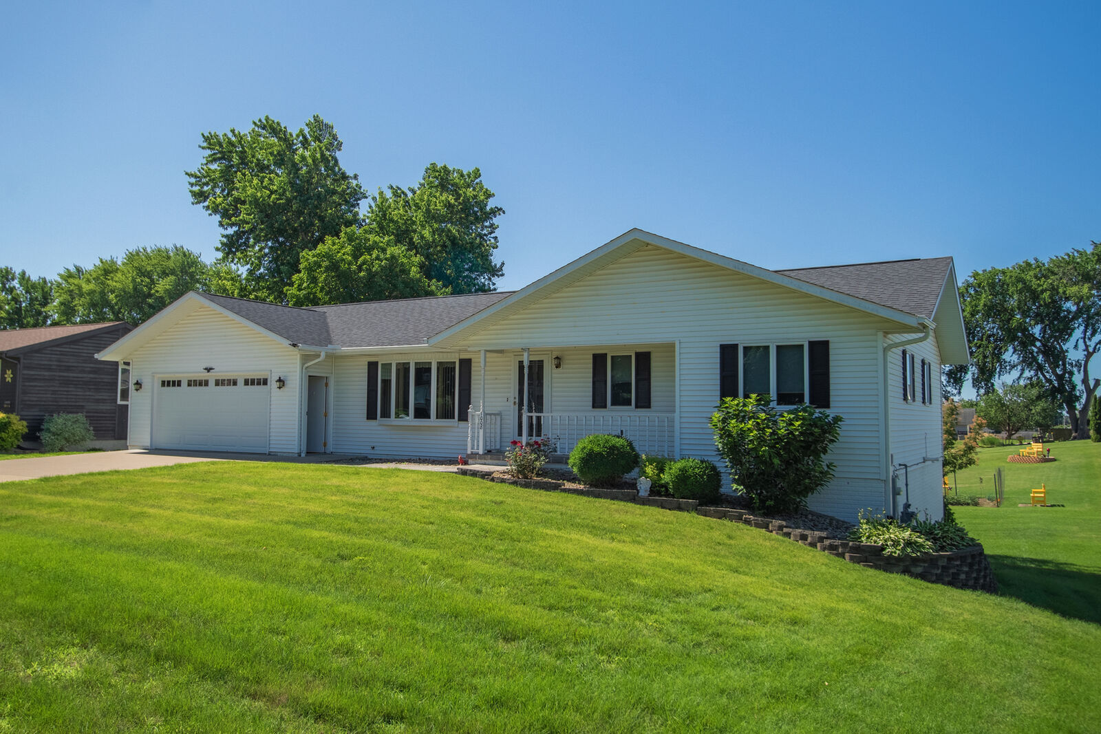 Property Photo:  1008 1st Avenue  IL 61252 
