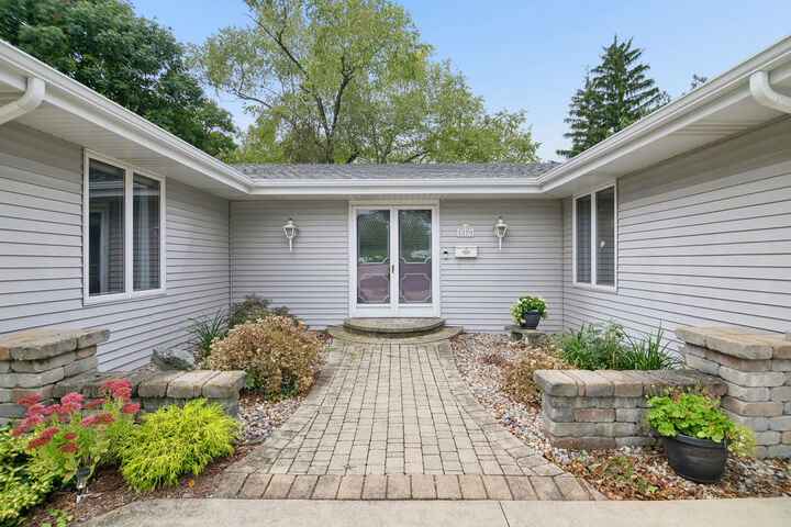 Property Photo:  17 Oxford Place  IL 60914 