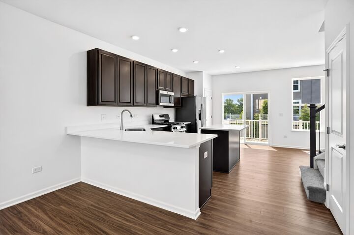 Property Photo: 402 Cold Spring Street IL 60102