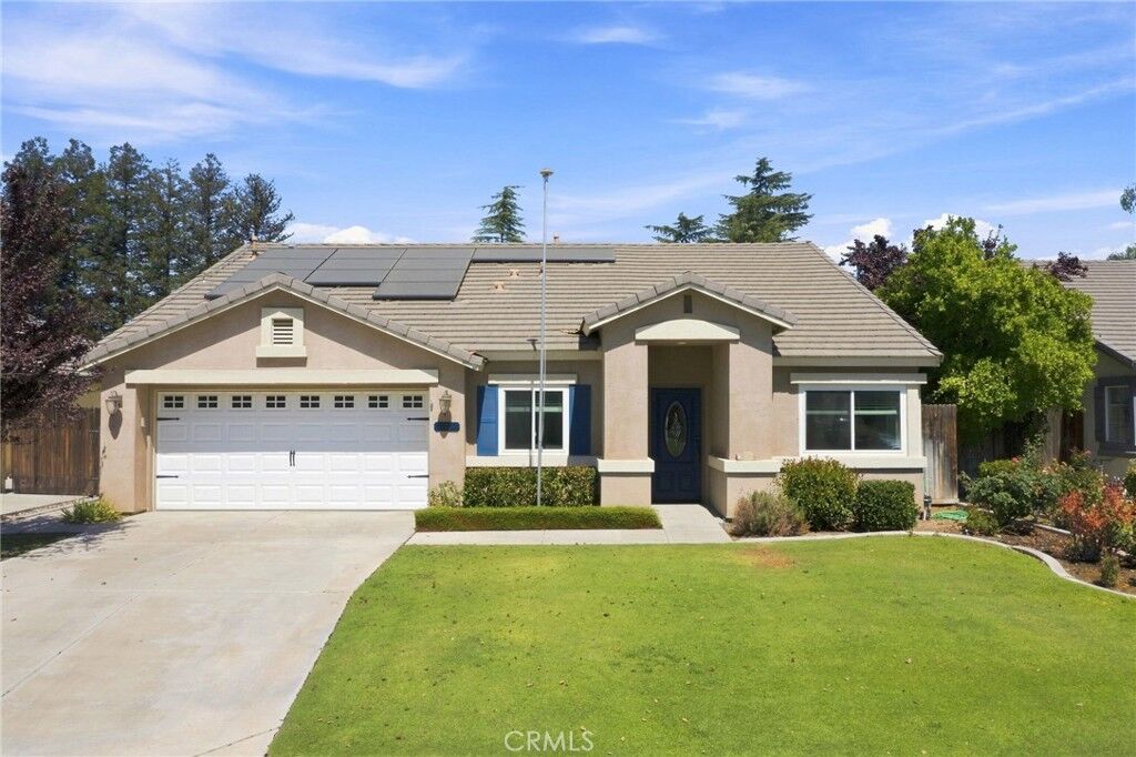 Property Photo: 10604 Victoria Falls Avenue CA 93312