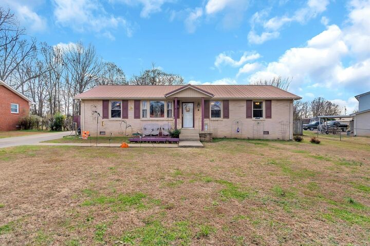 Property Photo: 6810 Longview Dr TN 37129
