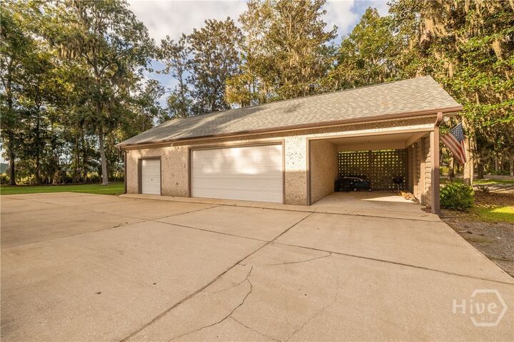 Property Photo: 1190 Delegal Drive NE GA 31331