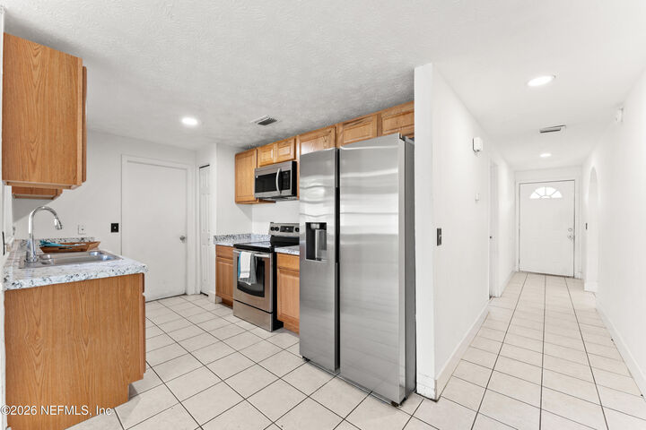 Property Photo:  1214 Cimmaron Drive  FL 32065 
