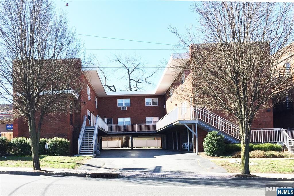 Property Photo:  72 E Main Street 8  NJ 07603 