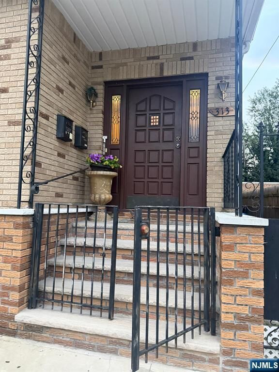 Property Photo:  313 Chestnut Street  NJ 07032 